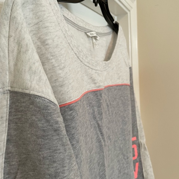 Victoria’s Secret long sleeve sweatshirt size Large in 2tone greys - Picture 5 of 7